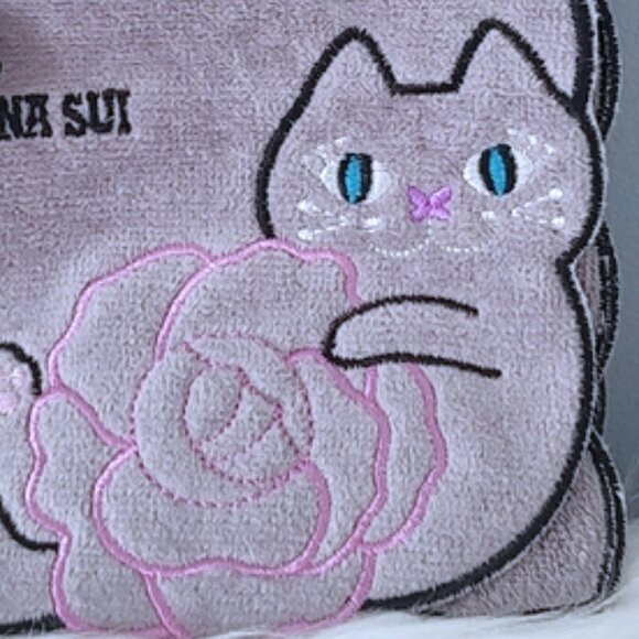 Anna Sui embroidered cat finger towel NWT - Picture 3 of 4
